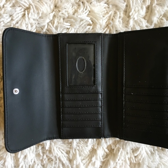 👜✨ GUESS PURSE AND MATCHING WALLET SET - Picture 3 of 5